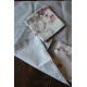 Un lot de 4 serviettes de table gris bleu Pois Fleurs roses