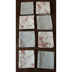 Un lot de 8 serviettes de table gris bleu Pois Fleurs roses