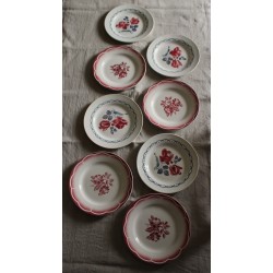 Un lot de 8 assiettes plates Cannes + Marsac rouge Digoin Sarreguemines