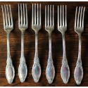 Un lot de 6 fourchettes métal argenté Feuillages