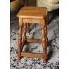 Tabouret en bois assise carrée