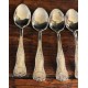 Un lot 7 grosses cuillères métal coquille
