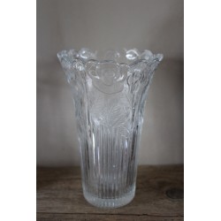 Vase verre ciselé roses stries